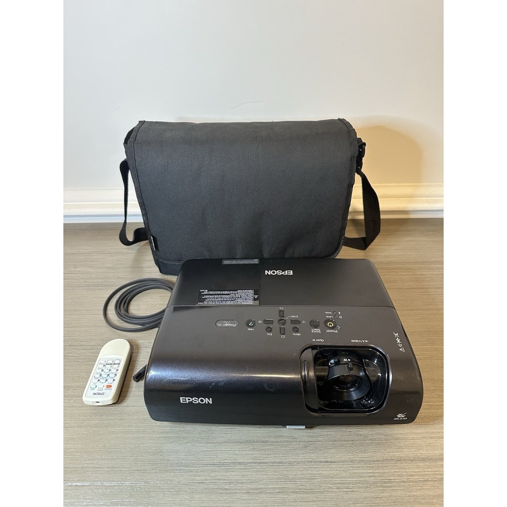 Epson PowerLite 77C LCD Projector w/ remote, power cord, case - READ DESCRIPTION